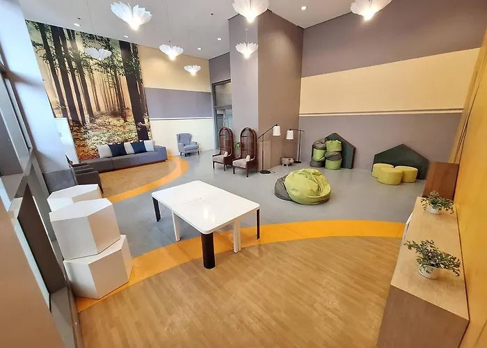 Hefty 1br -40sqm -pet -parking -moa,picc,wtc,airport Apartment